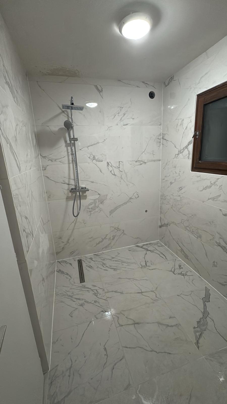 Salle de bain renovee a Geneve par BNG Renovation